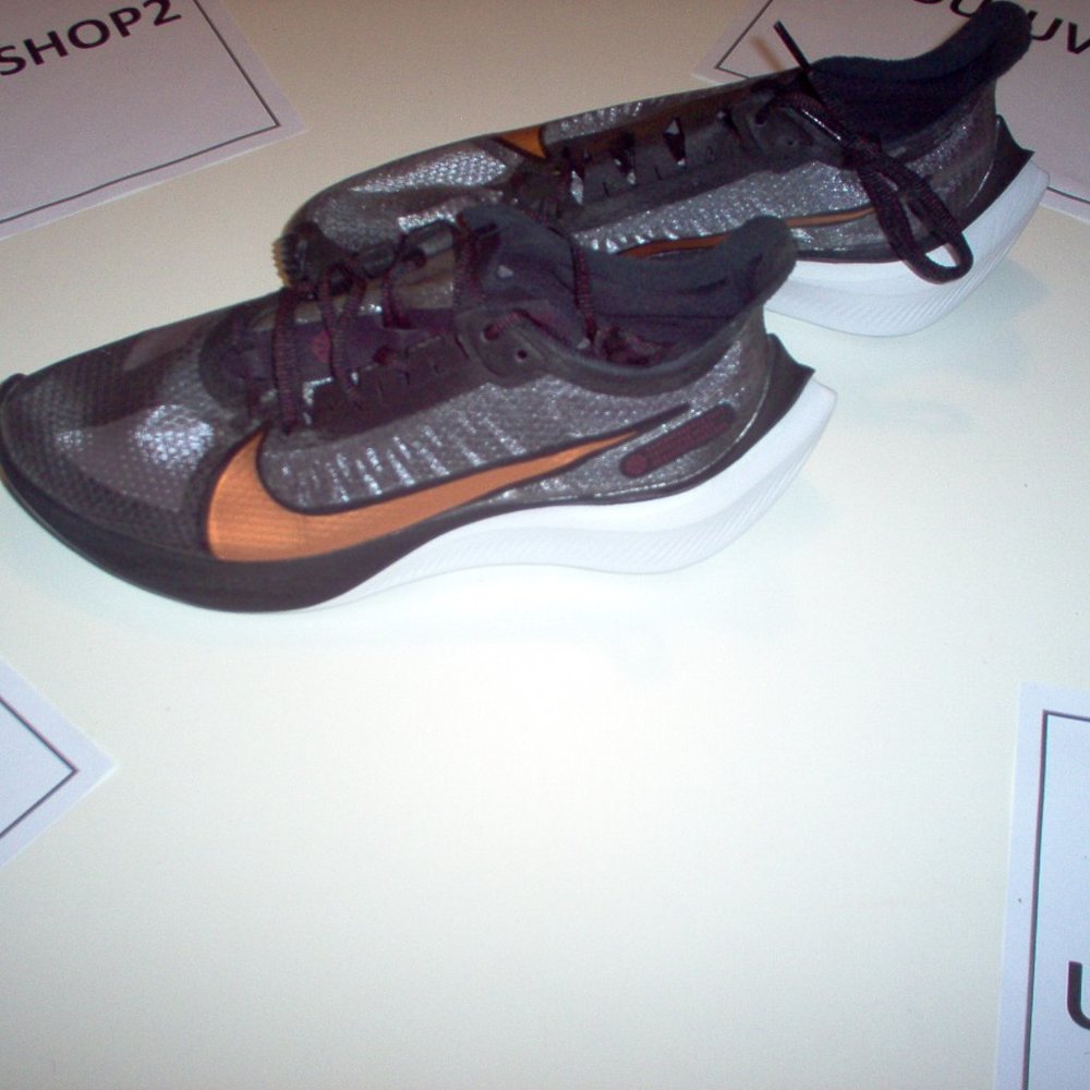 nike zoom gravity icon clash
